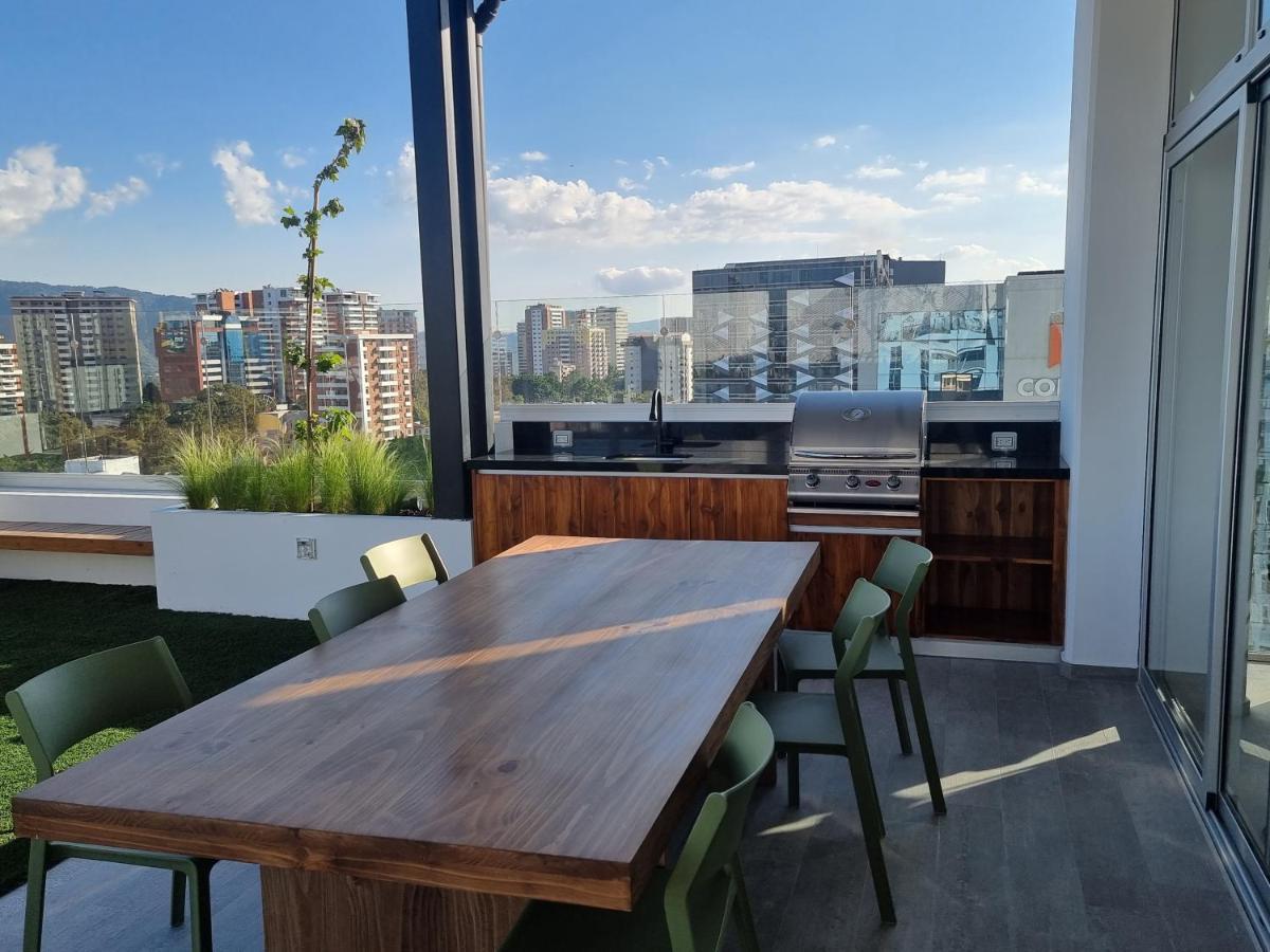Amazing Aircrafts Views In Front Of Airport Apartment Guatemala City Exterior foto